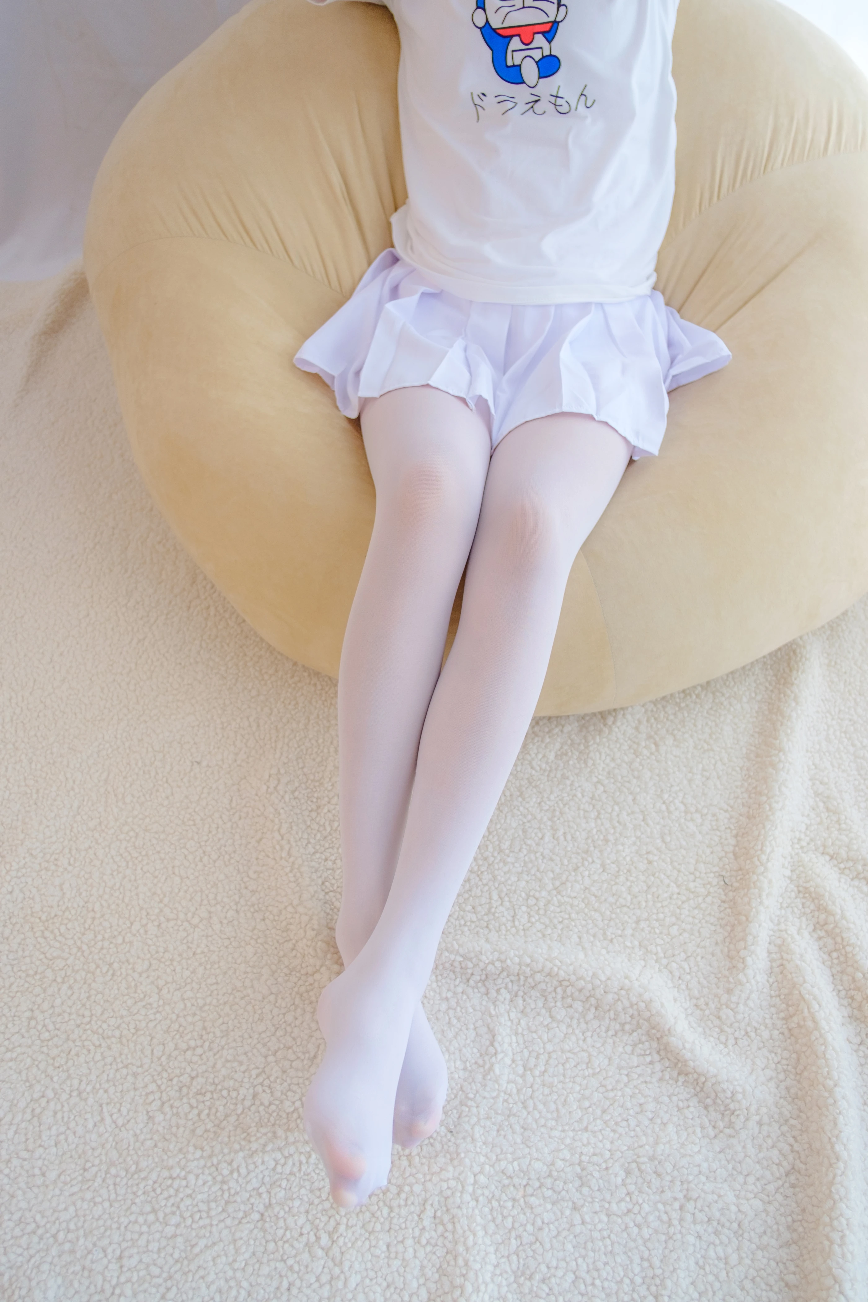 森萝财团 [R15-006] 水嫩嫩的白丝美足 [71P] 2